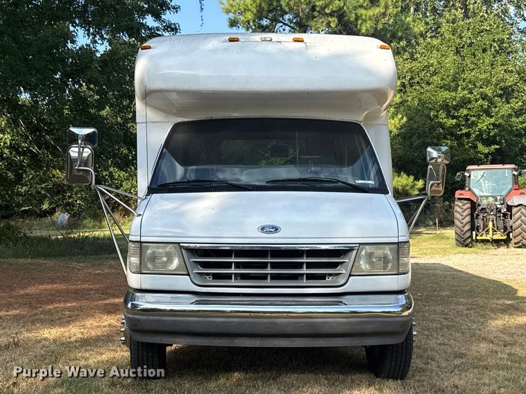 image for item FC4183 1994 Ford E350 shuttle bus