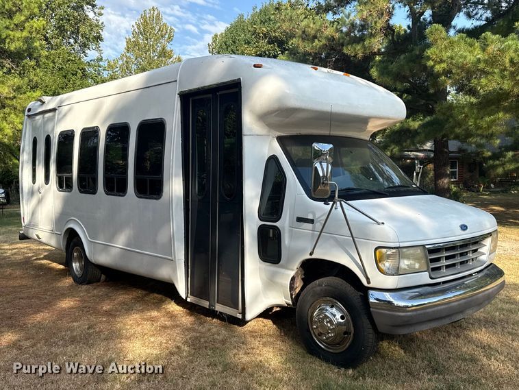 image for item FC4183 1994 Ford E350 shuttle bus