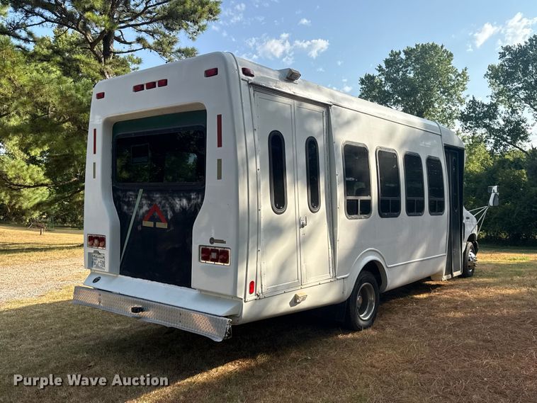 image for item FC4183 1994 Ford E350 shuttle bus