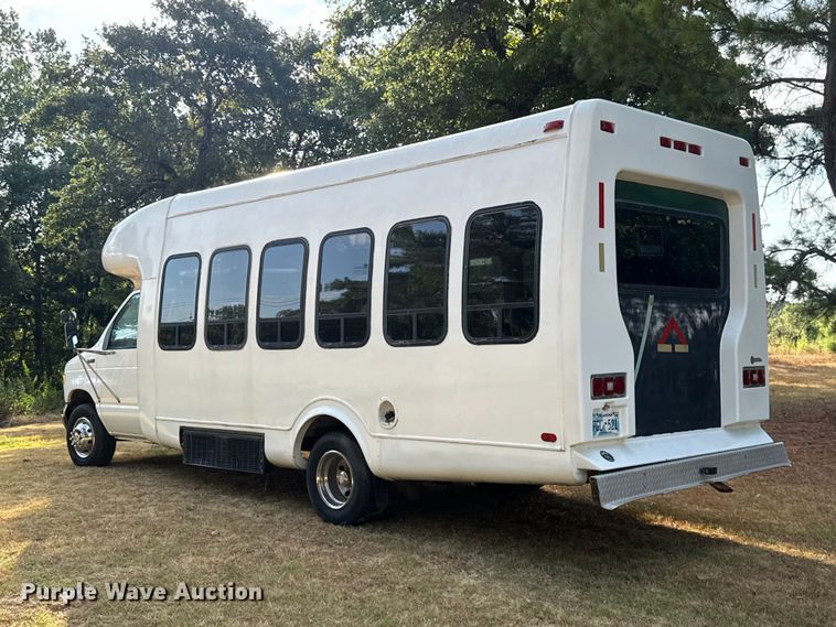 image for item FC4183 1994 Ford E350 shuttle bus