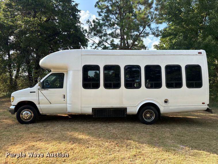 image for item FC4183 1994 Ford E350 shuttle bus