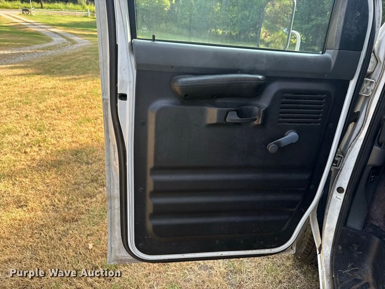image for item FC4183 1994 Ford E350 shuttle bus