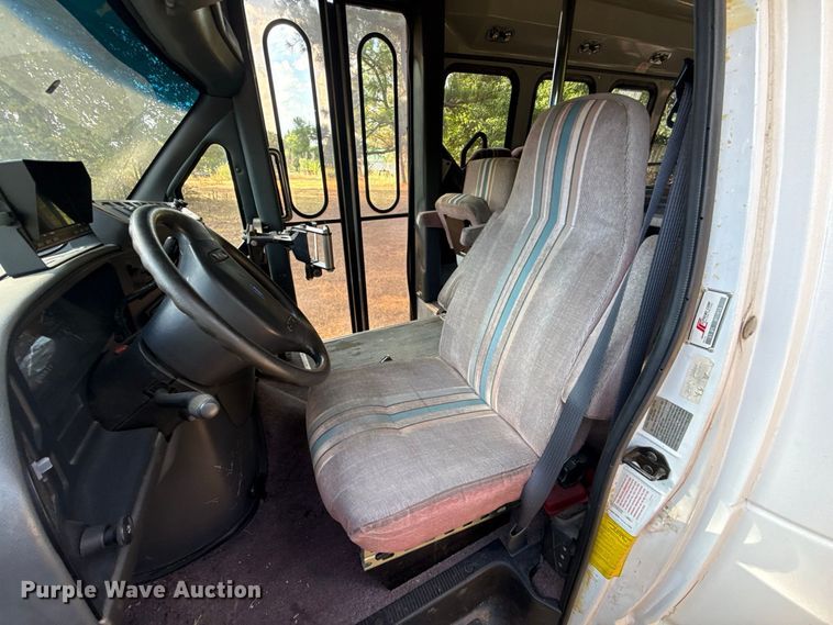 image for item FC4183 1994 Ford E350 shuttle bus