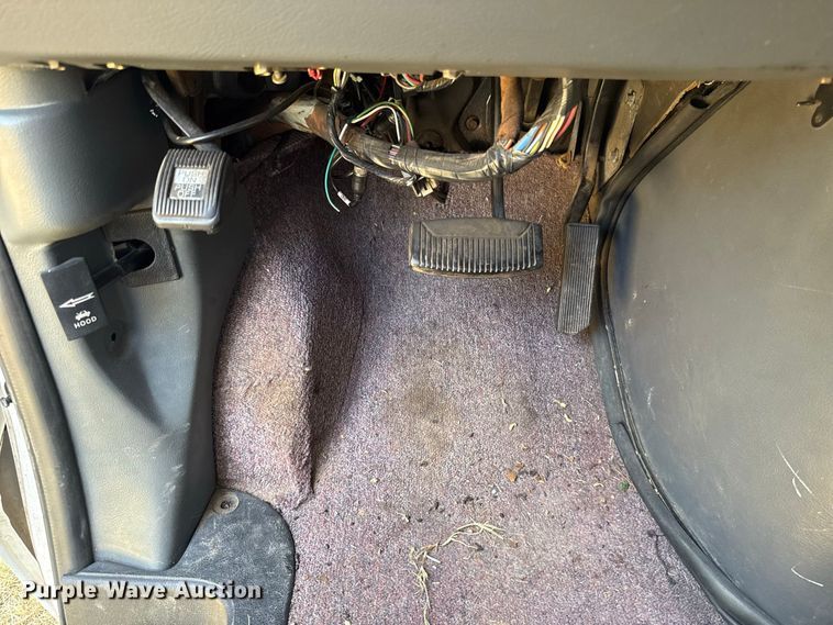 image for item FC4183 1994 Ford E350 shuttle bus