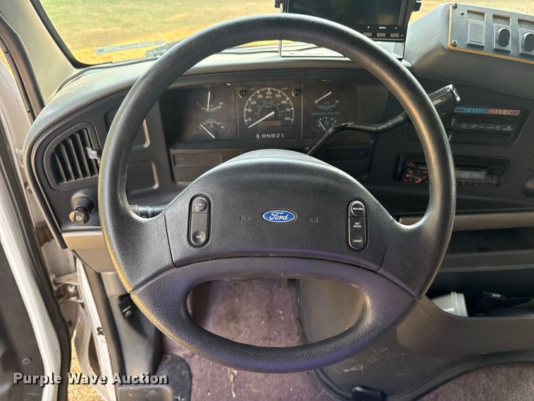 image for item FC4183 1994 Ford E350 shuttle bus