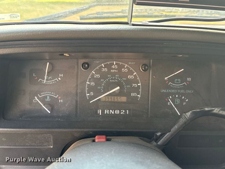 image for item FC4183 1994 Ford E350 shuttle bus