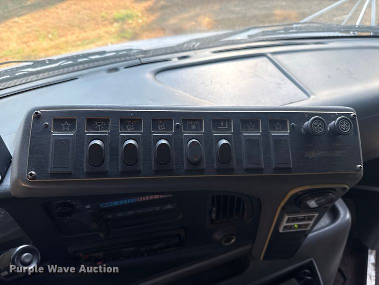image for item FC4183 1994 Ford E350 shuttle bus