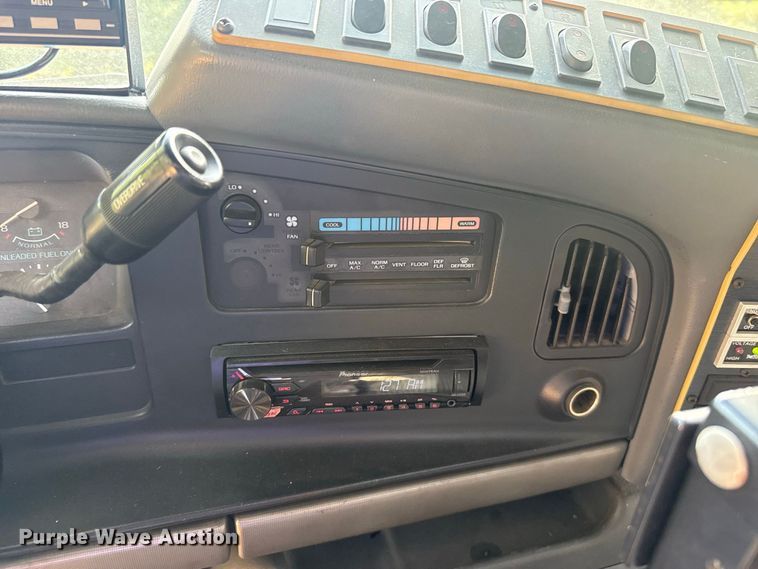 image for item FC4183 1994 Ford E350 shuttle bus