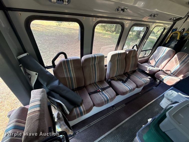 image for item FC4183 1994 Ford E350 shuttle bus