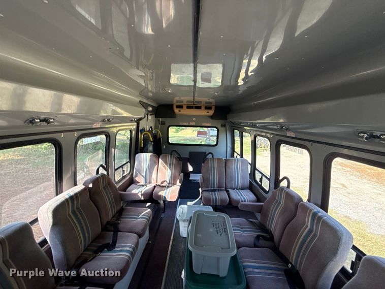 image for item FC4183 1994 Ford E350 shuttle bus