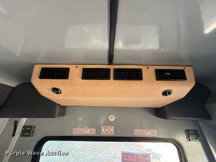 image for item FC4183 1994 Ford E350 shuttle bus