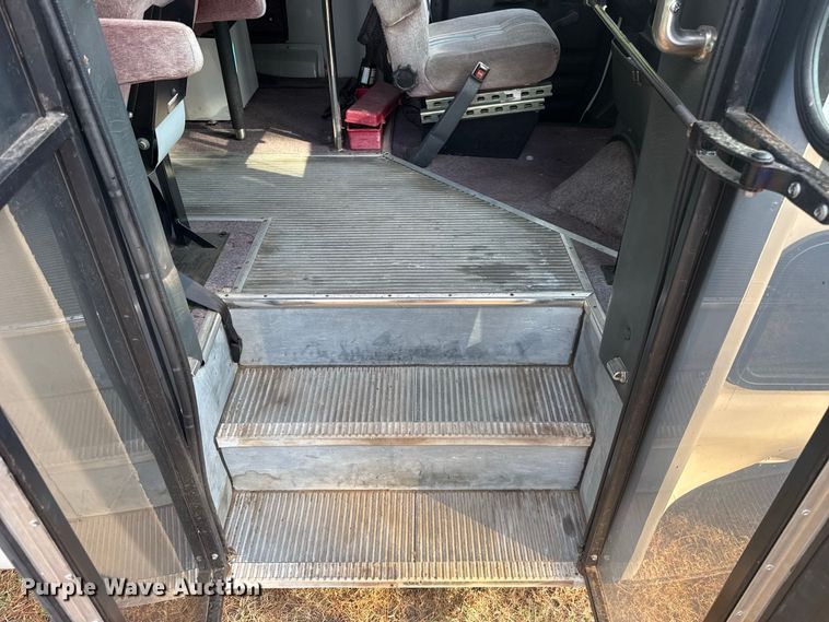 image for item FC4183 1994 Ford E350 shuttle bus