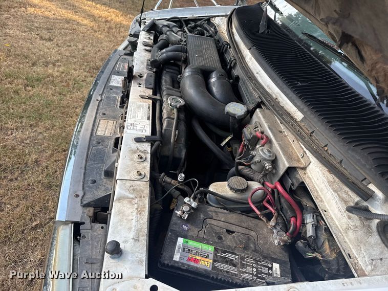 image for item FC4183 1994 Ford E350 shuttle bus