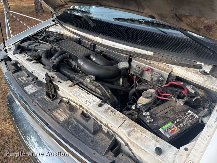 image for item FC4183 1994 Ford E350 shuttle bus