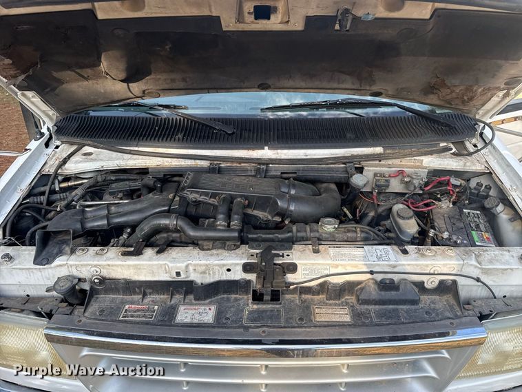 image for item FC4183 1994 Ford E350 shuttle bus