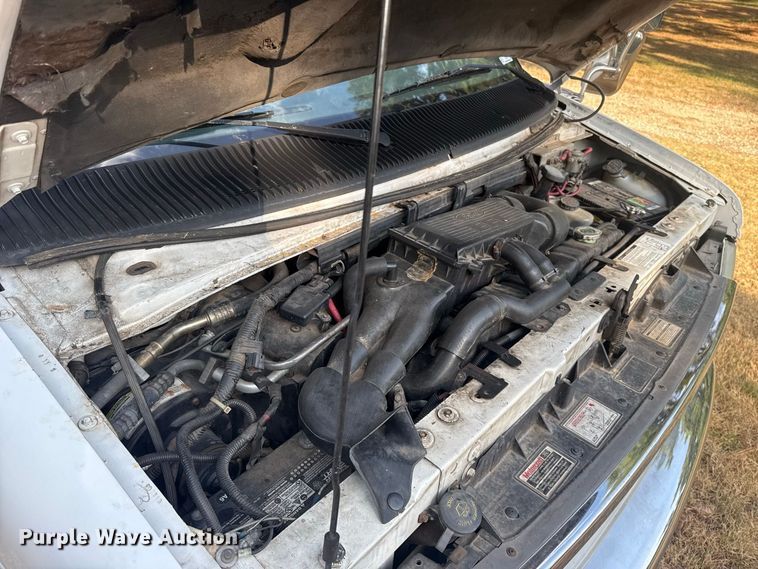 image for item FC4183 1994 Ford E350 shuttle bus