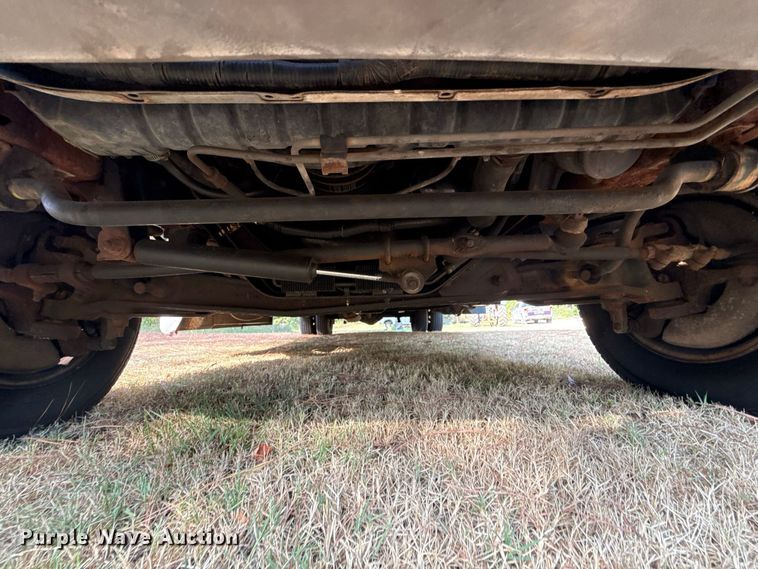 image for item FC4183 1994 Ford E350 shuttle bus