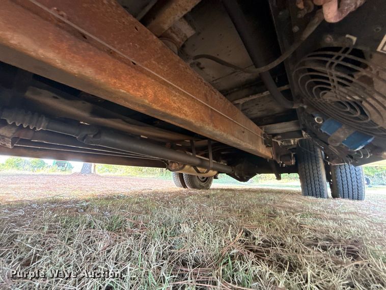 image for item FC4183 1994 Ford E350 shuttle bus