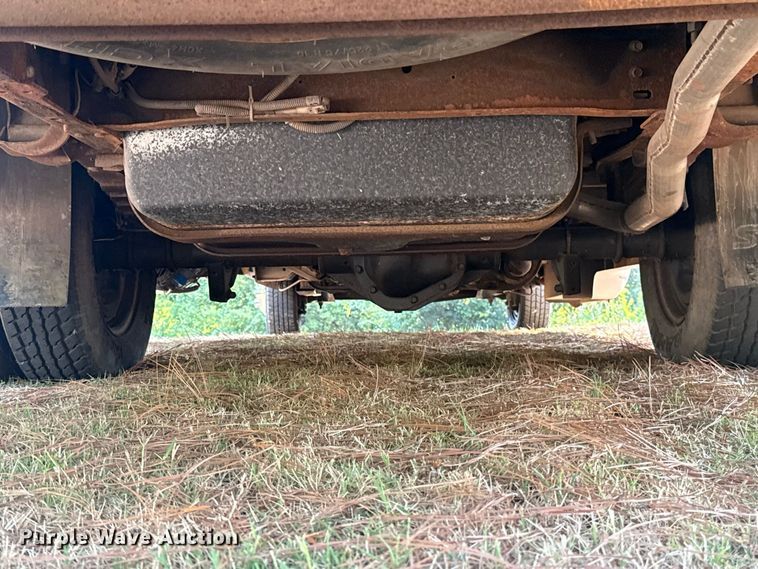 image for item FC4183 1994 Ford E350 shuttle bus