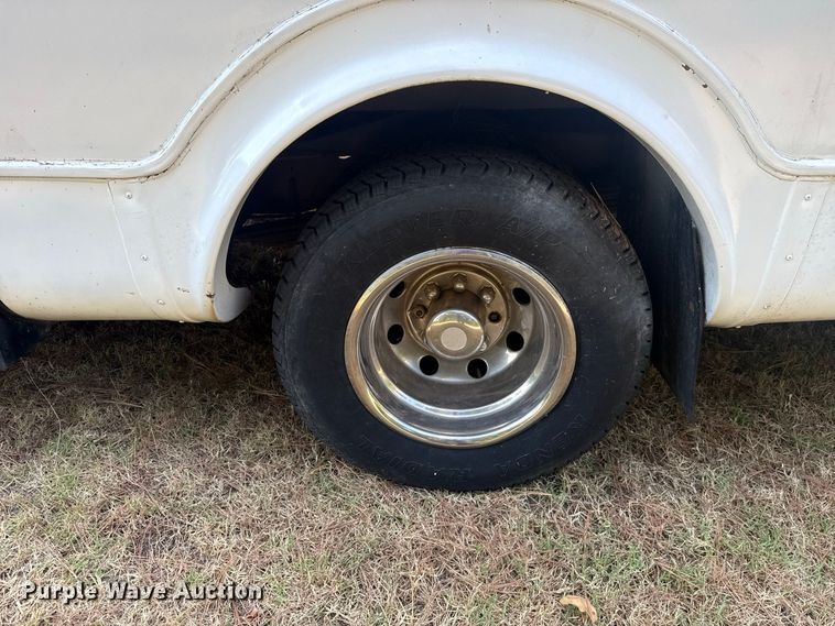 image for item FC4183 1994 Ford E350 shuttle bus