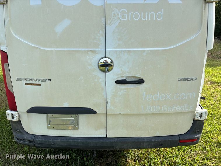 image for item FG0498 2019 Freightliner  Sprinter 2500 van