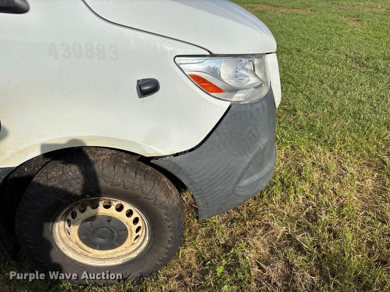 image for item FG0498 2019 Freightliner  Sprinter 2500 van