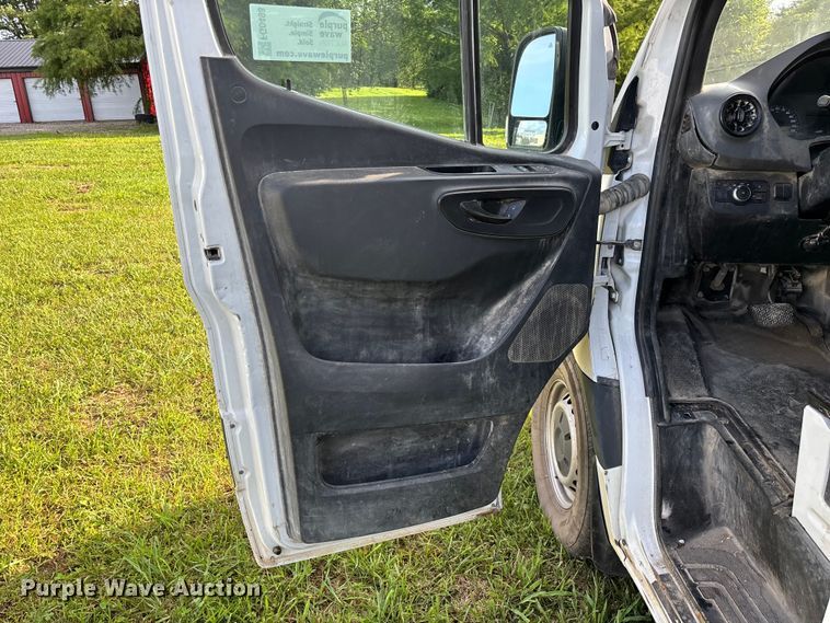image for item FG0498 2019 Freightliner  Sprinter 2500 van