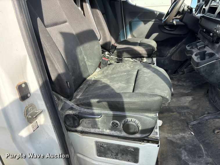image for item FG0498 2019 Freightliner  Sprinter 2500 van