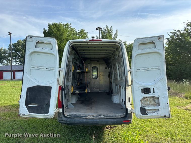 image for item FG0498 2019 Freightliner  Sprinter 2500 van