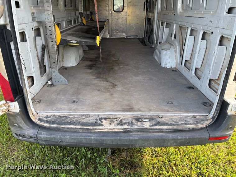 image for item FG0498 2019 Freightliner  Sprinter 2500 van