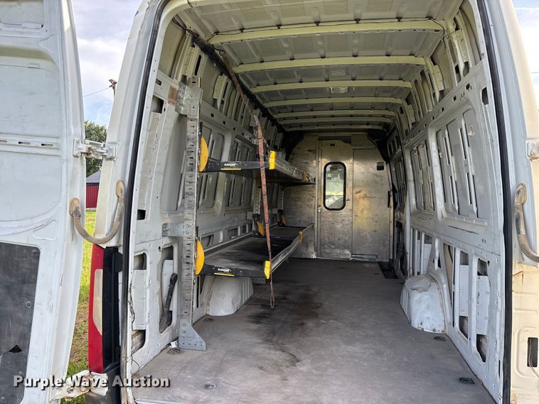 image for item FG0498 2019 Freightliner  Sprinter 2500 van