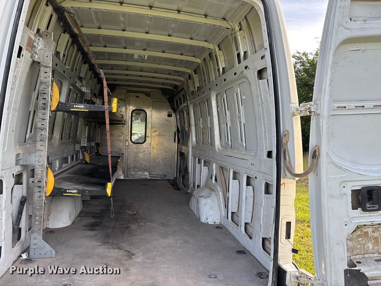 image for item FG0498 2019 Freightliner  Sprinter 2500 van