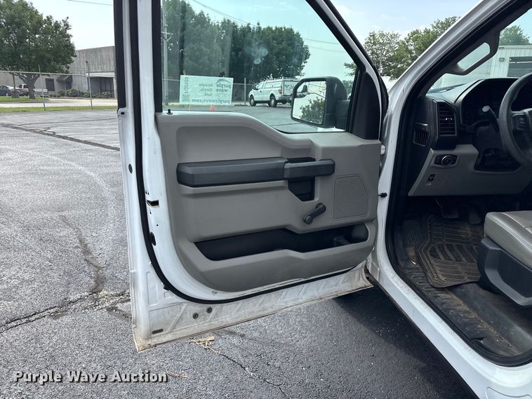image for item FG0589 2017 Ford F150 pickup truck