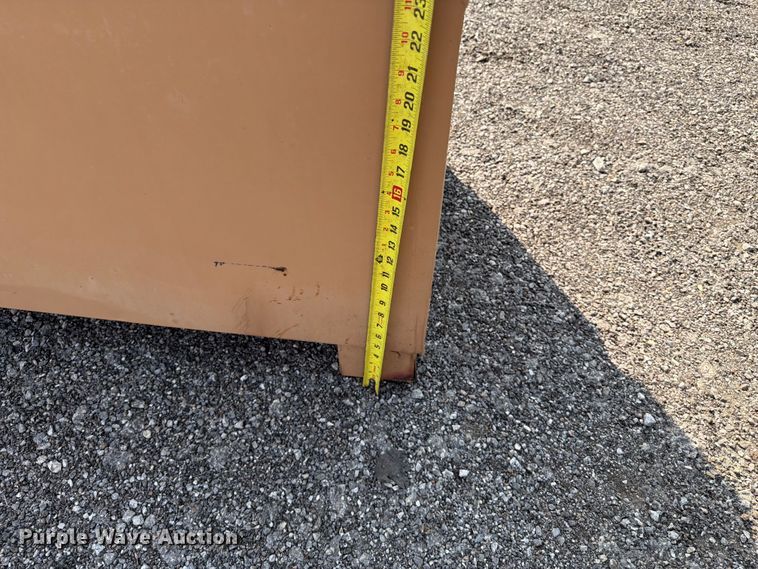 image for item FI0339 Knaack 2472 job box
