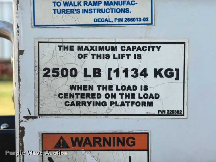 image for item FI0341 2015 Freightliner Business Class M2 box truck