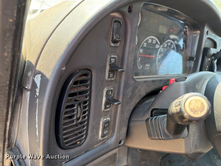 image for item FI0341 2015 Freightliner Business Class M2 box truck