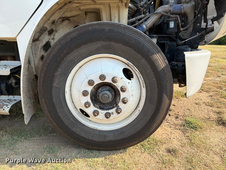 image for item FI0341 2015 Freightliner Business Class M2 box truck