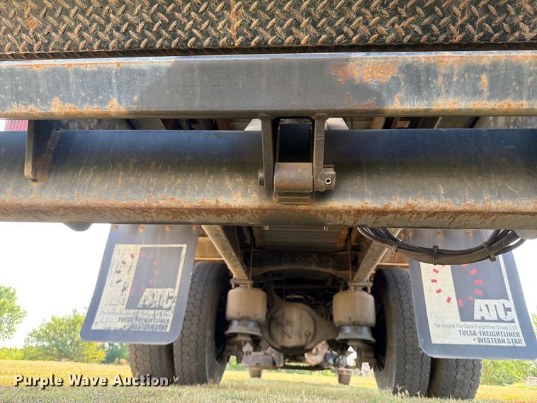 image for item FI0341 2015 Freightliner Business Class M2 box truck