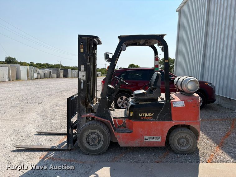 image for item FI0342 Utilev UT25P forklift