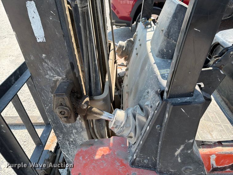 image for item FI0342 Utilev UT25P forklift