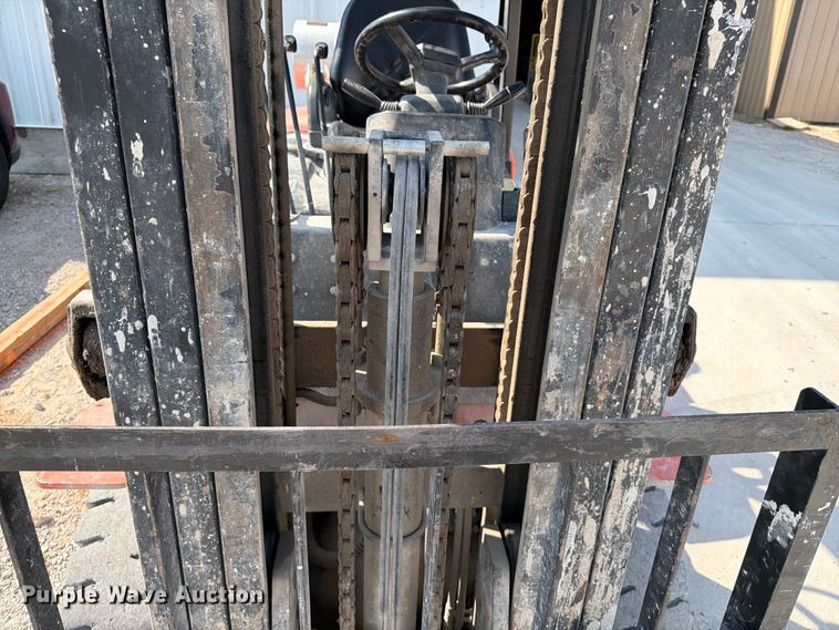 image for item FI0342 Utilev UT25P forklift