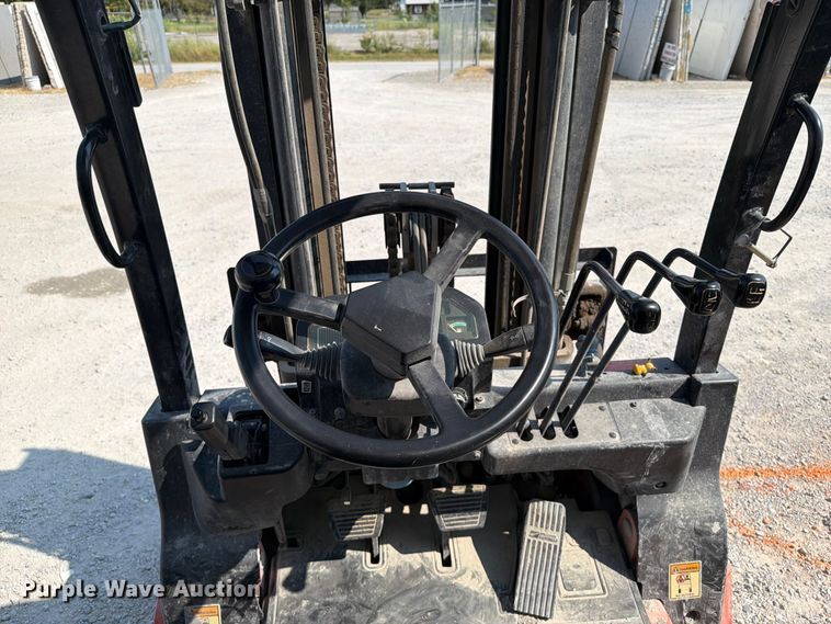 image for item FI0342 Utilev UT25P forklift