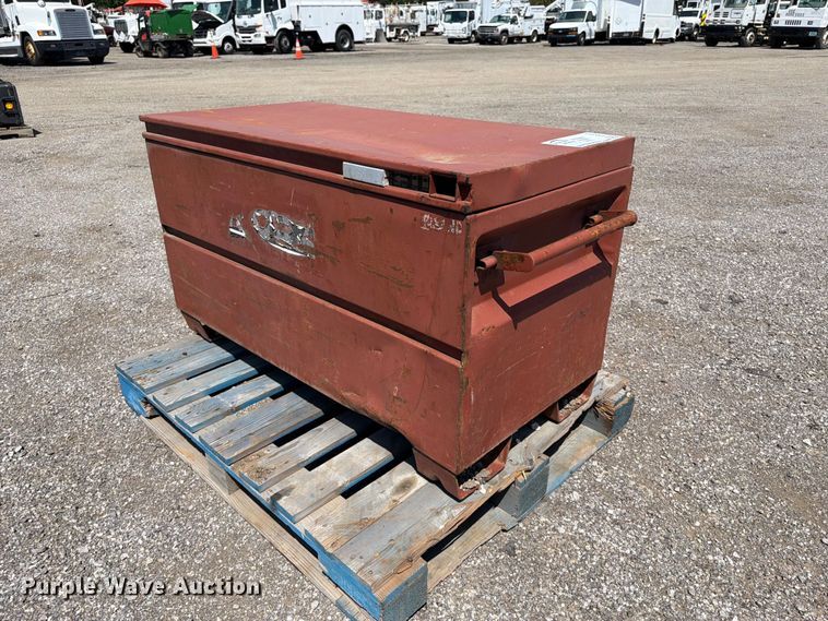 Tool chest