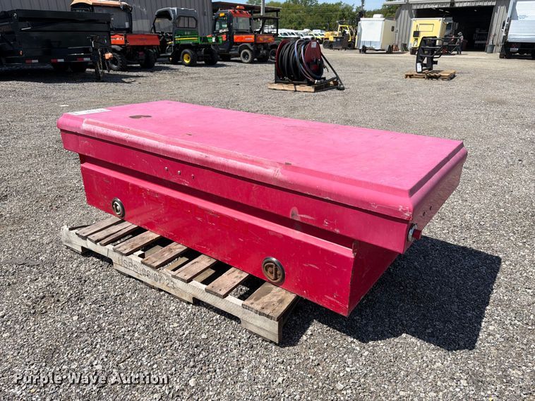 Knaack 116-3-02 pickup bed tool chest