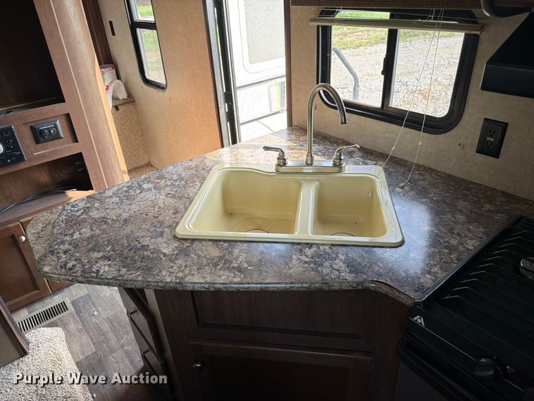 image for item FK3274 2015 Keystone Hideout camper