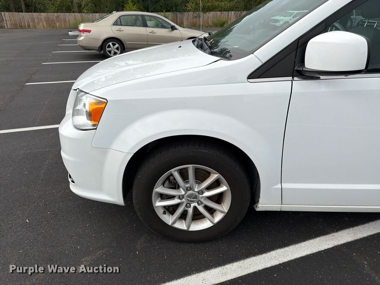 image for item FK3284 2019 Dodge Grand Caravan van