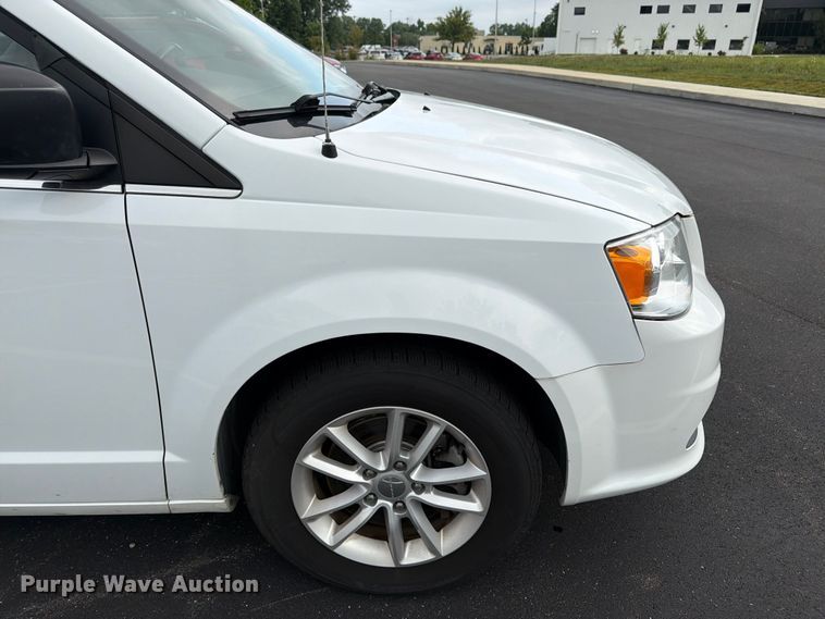 image for item FK3284 2019 Dodge Grand Caravan van