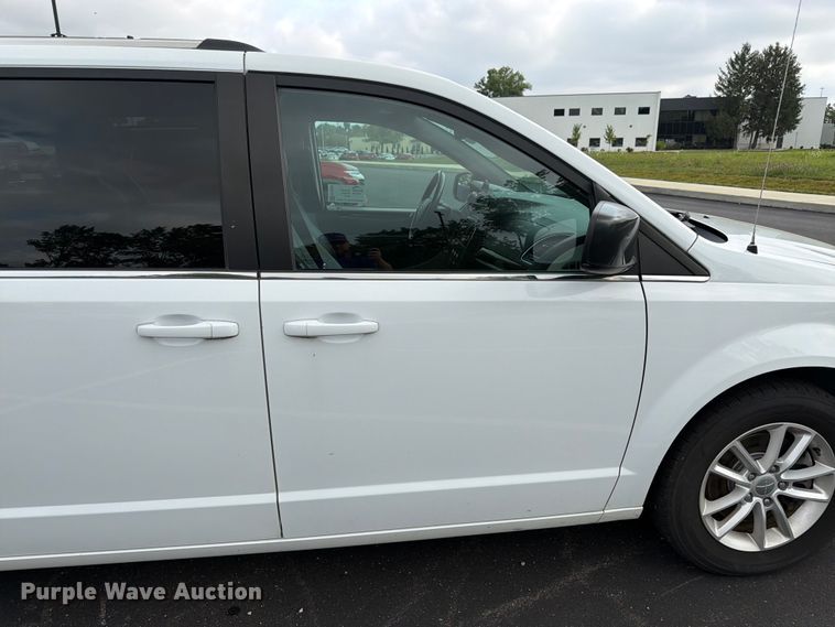 image for item FK3284 2019 Dodge Grand Caravan van
