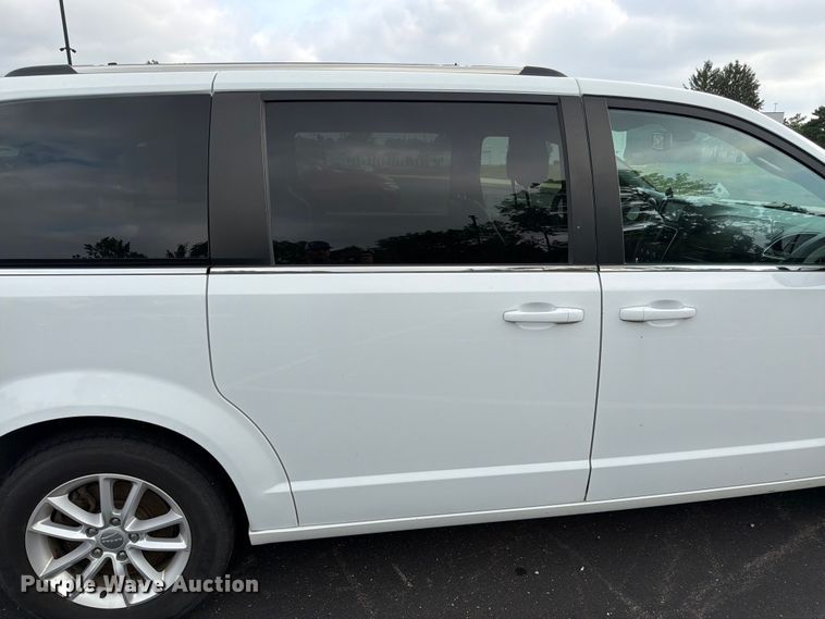 image for item FK3284 2019 Dodge Grand Caravan van