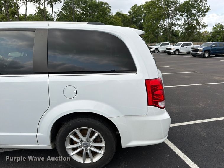 image for item FK3284 2019 Dodge Grand Caravan van